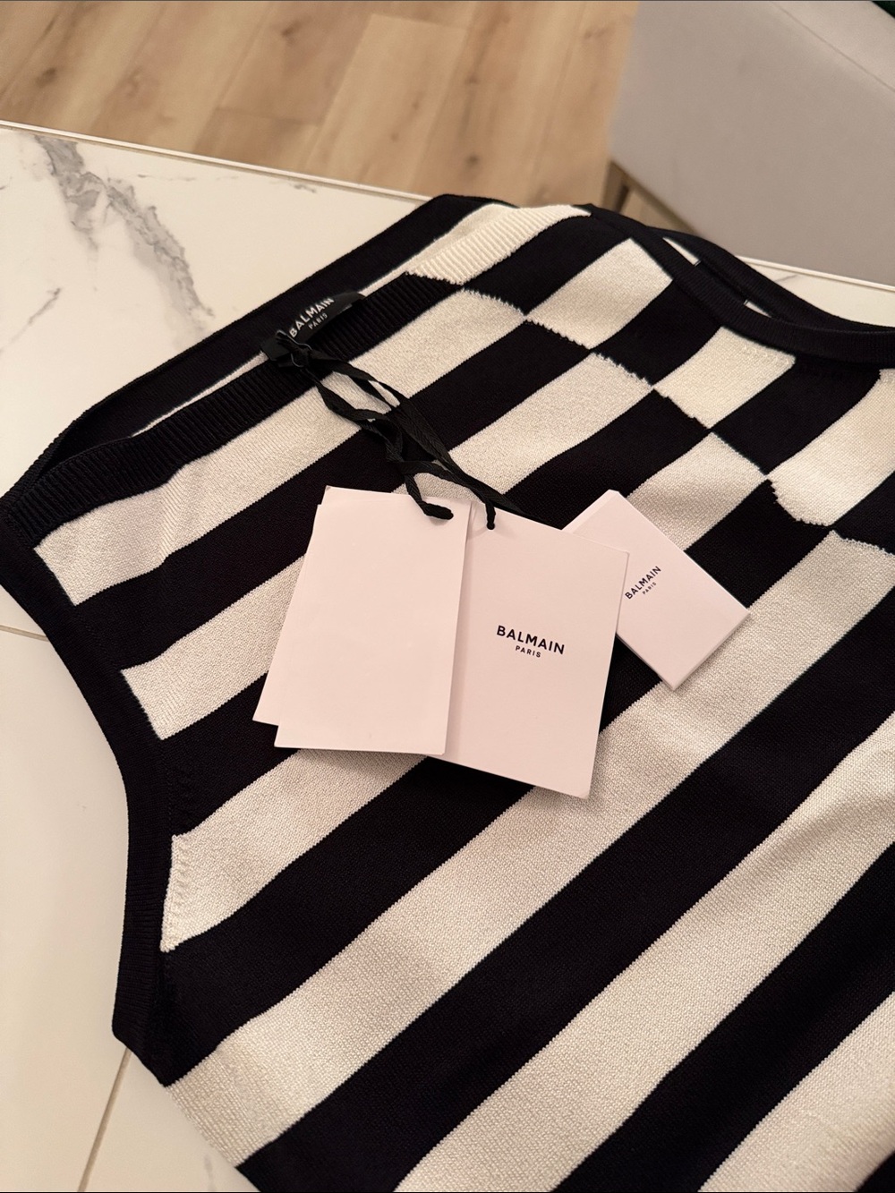 Balmain - Picture 2 of 3